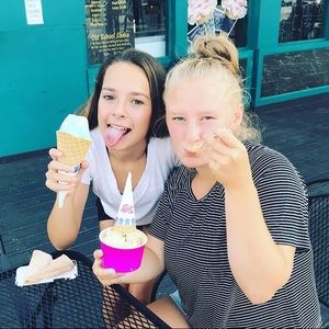 Meet your Posher, Ora